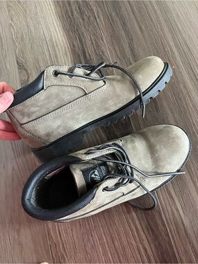 Women’s Colorado waterproof hiking or work boots size 5.5